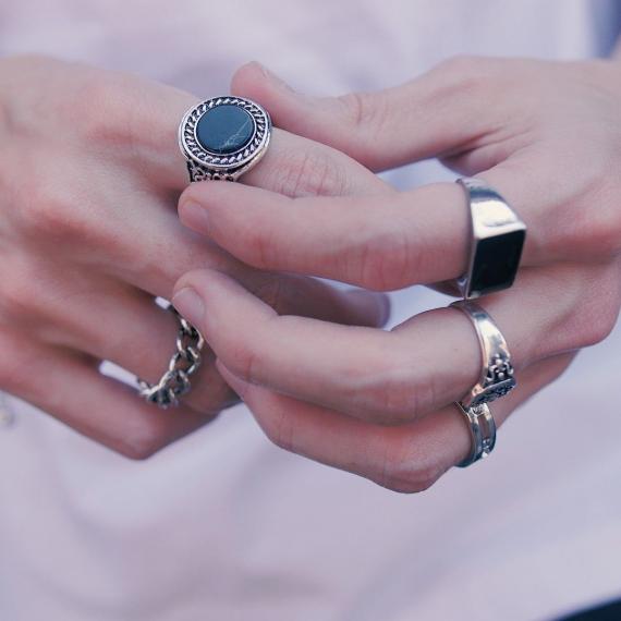 Statement Jewelry: Bold Pieces That Elevate Your Everyday Look