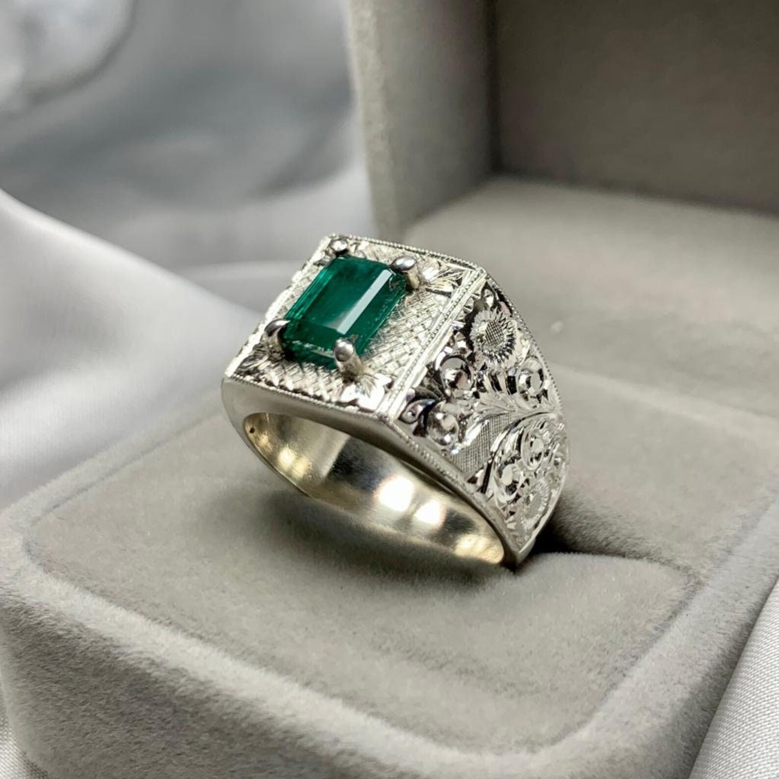 Emerald Silver Claw Mens Gothic Ring-vinhomehanoi.com.vn